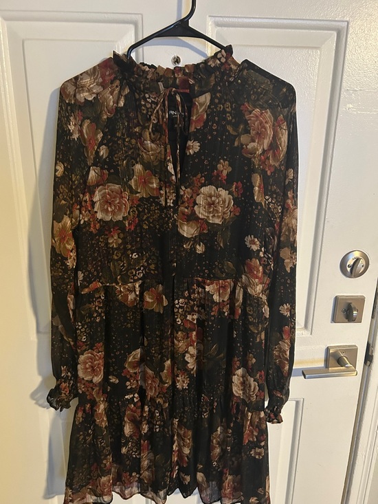 Ronni Nicole Dresses & Skirts - Ronni Nicole Long Sleeve Tie neck Floral Babydoll Mini Dress